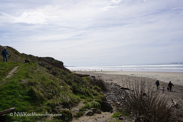 Beverly Beach sandy beach gravel bar rockhounding