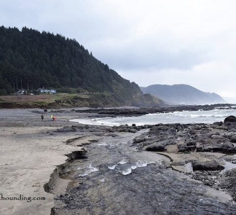 Bob Creek beach rockhounding gravel bar