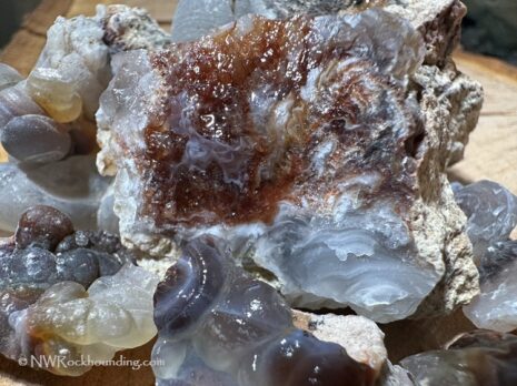 Understanding Fire Agate: Formation, Location, & Lapidary Uses